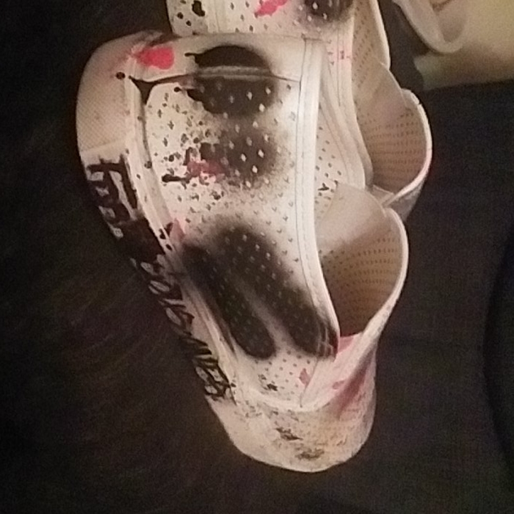 Designer Shoes - Picture 3 of 4